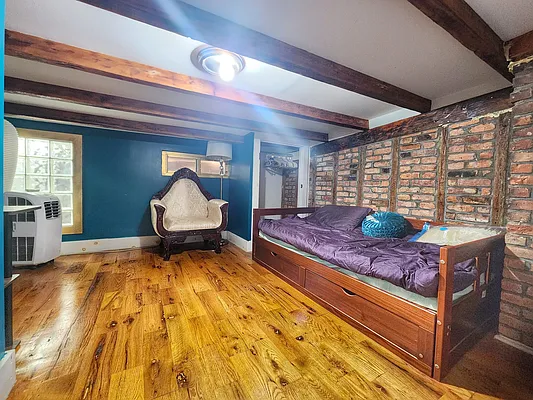 Rented by RELEASE NY | media 20