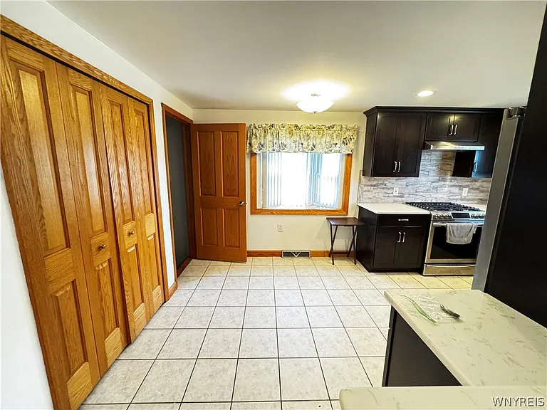 13 Satinwood Dr — Photo 5