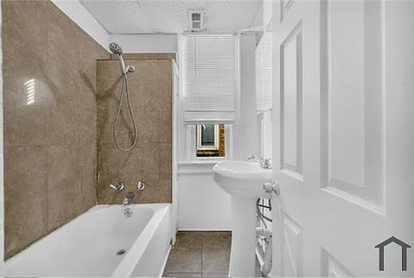 2920 Parkwood Ave #2 — Photo 8