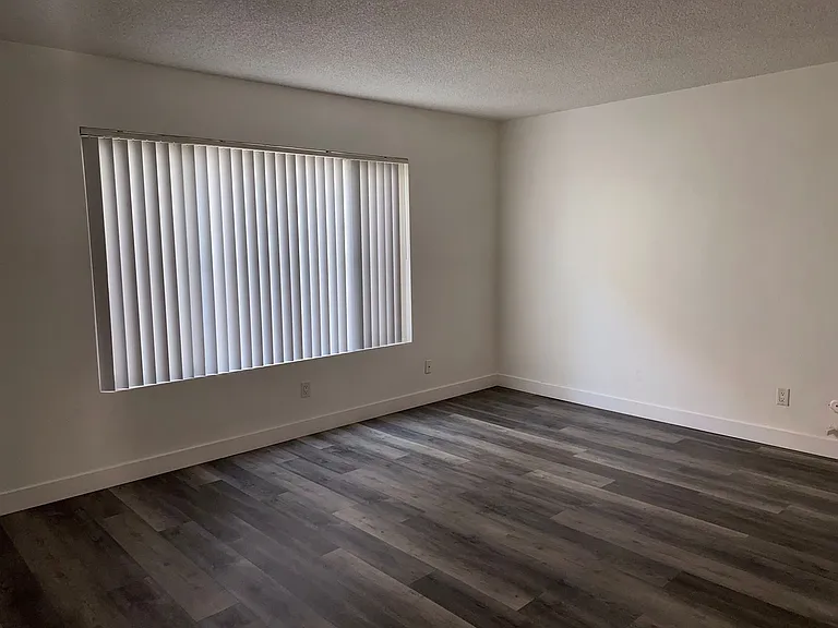 4019 Utah St — Photo 12