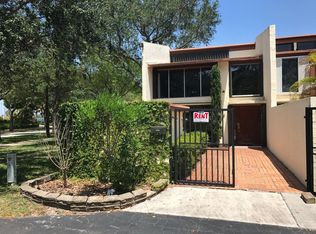 10400 SW 76th St, Miami, FL 33173