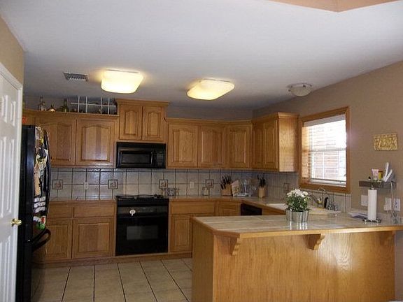 3rd image of 345 Park Ln