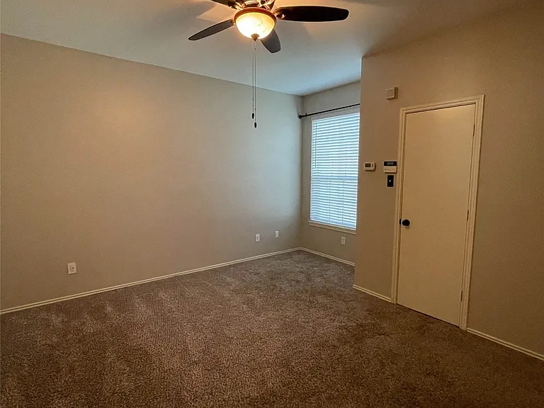 2917 Roxboro Rd — Photo 11