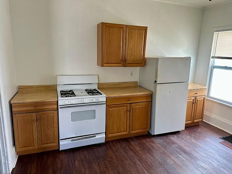 1 bed, 1.0 bath, $775 — Photo 4