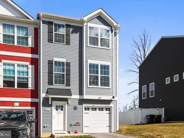 101 Overlook Dr, Hanover, PA 17331