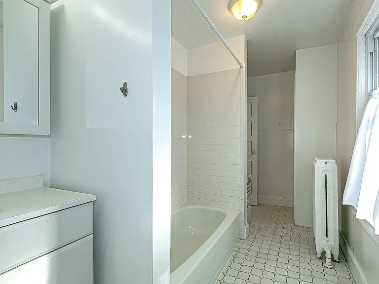 114 Lexington Ave #2 — Photo 15