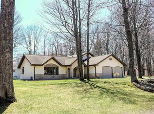 2821 3rd Ave W, Gladstone, MI 49837