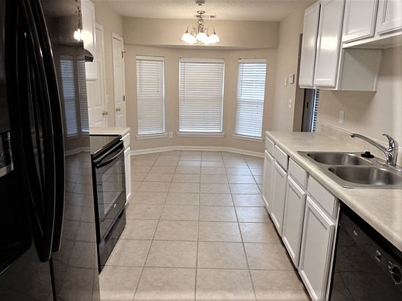 3rd image of 172 Parkside Dr