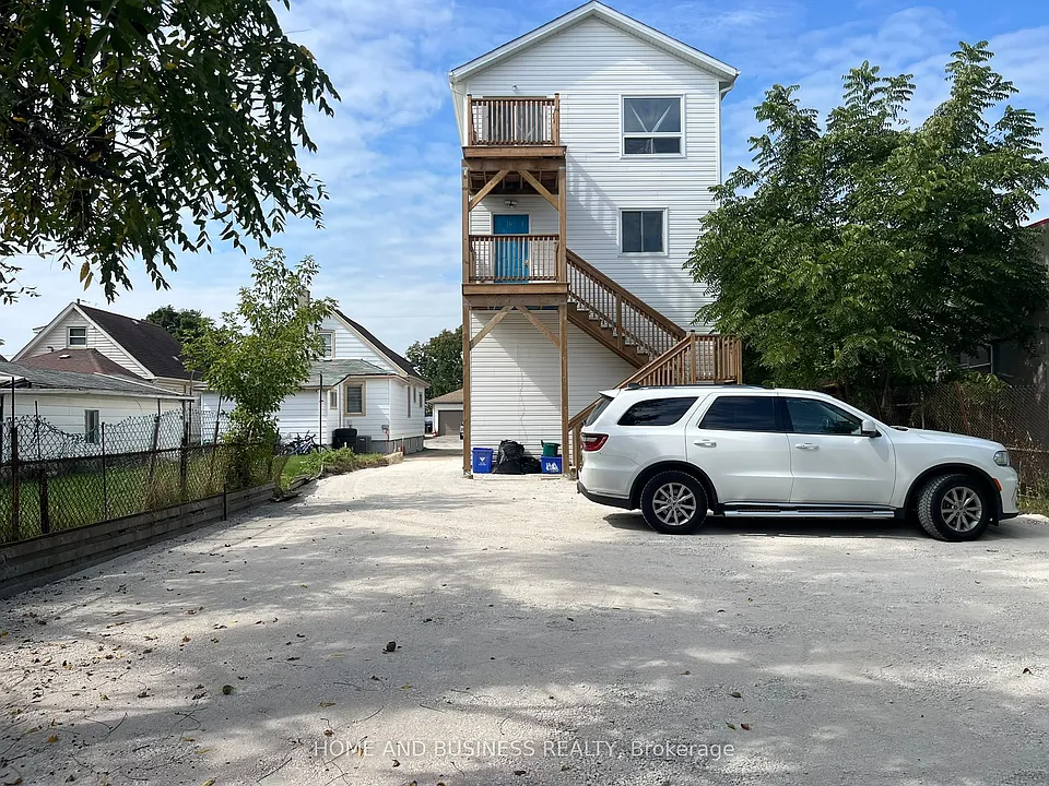 2 Patricia St #1