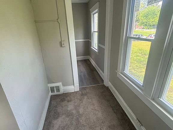 3rd image of 1099 E 111th St #1