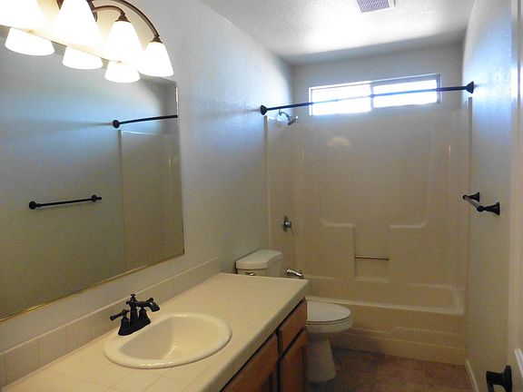 4th image of 3588 Auburn Dr