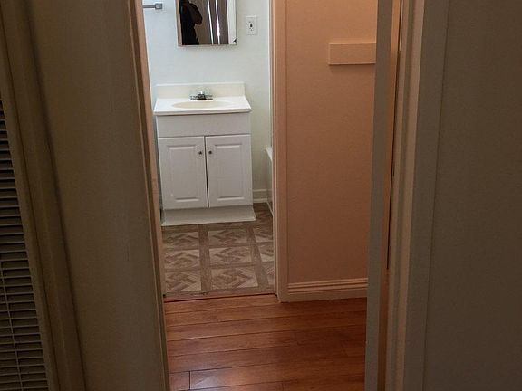 4th image of 915 E Palmer Ave #18