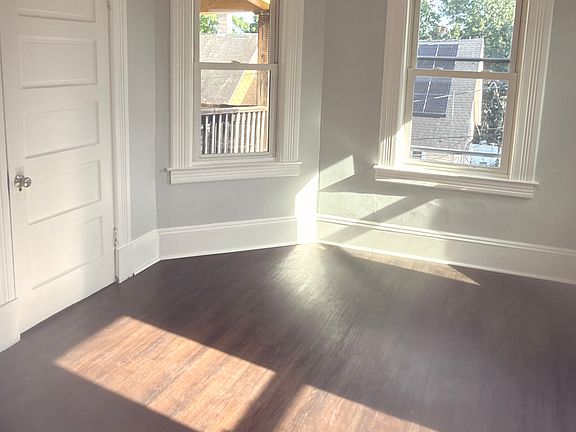 4th image of 36-38 Chapel St #3