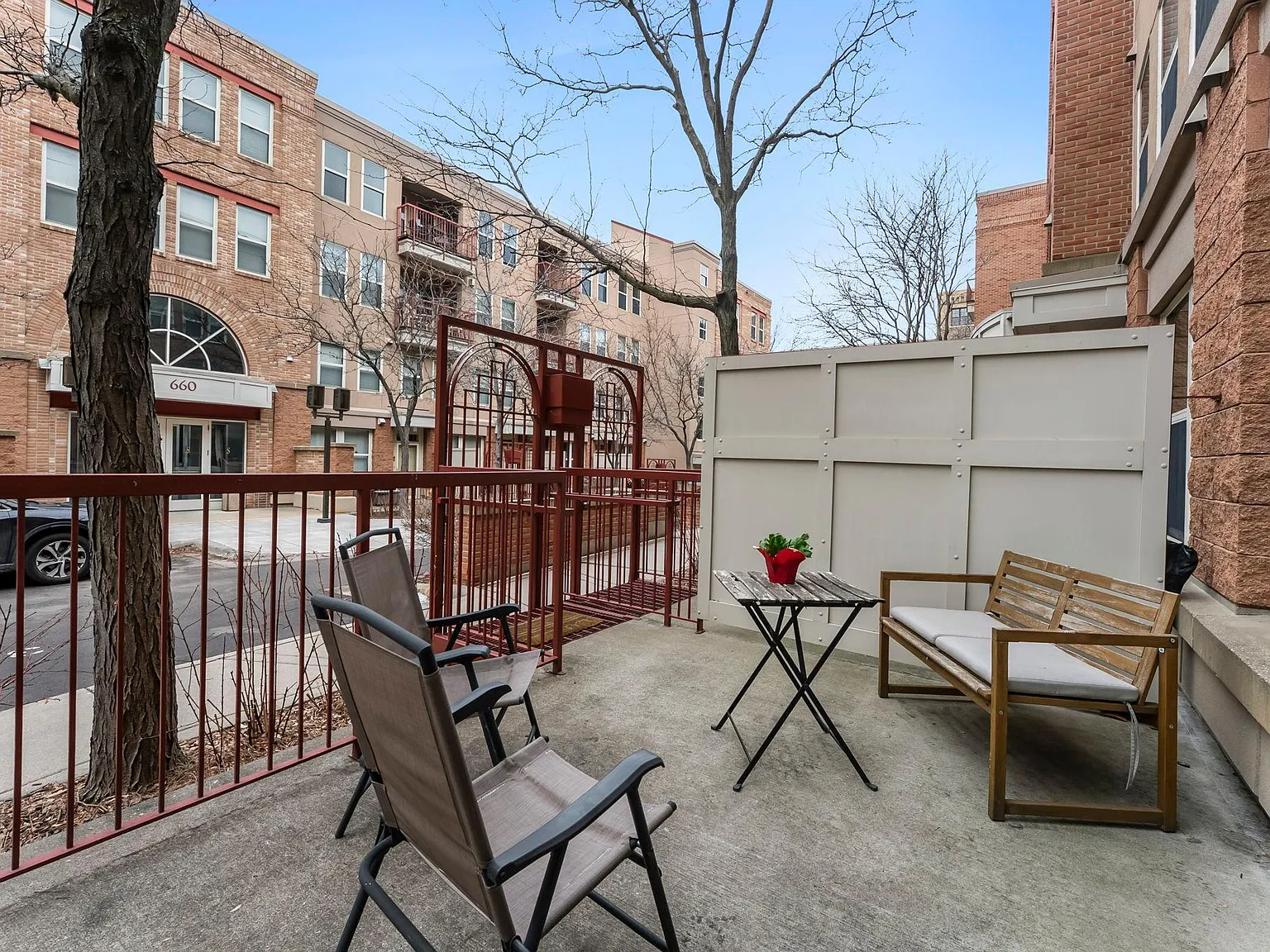 1 bed, 1.5 bath, 983 sqft, $2,395 — Photo 2