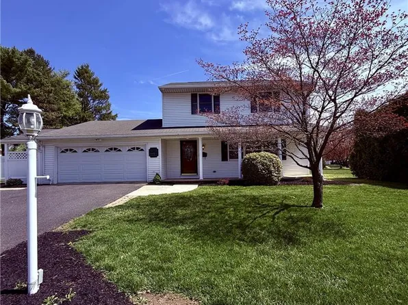 909 Flexer Ave, Allentown, PA 18103