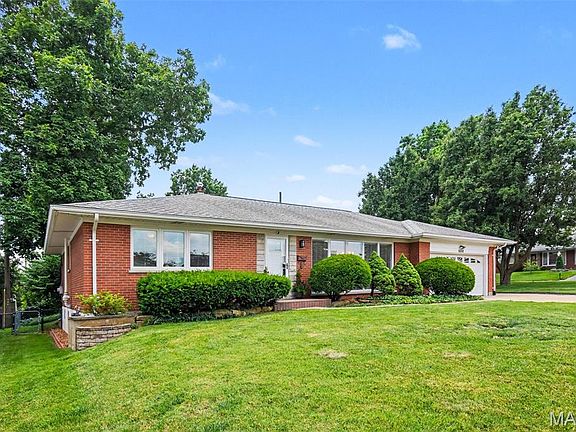 3rd image of 6008 Deerwood Dr