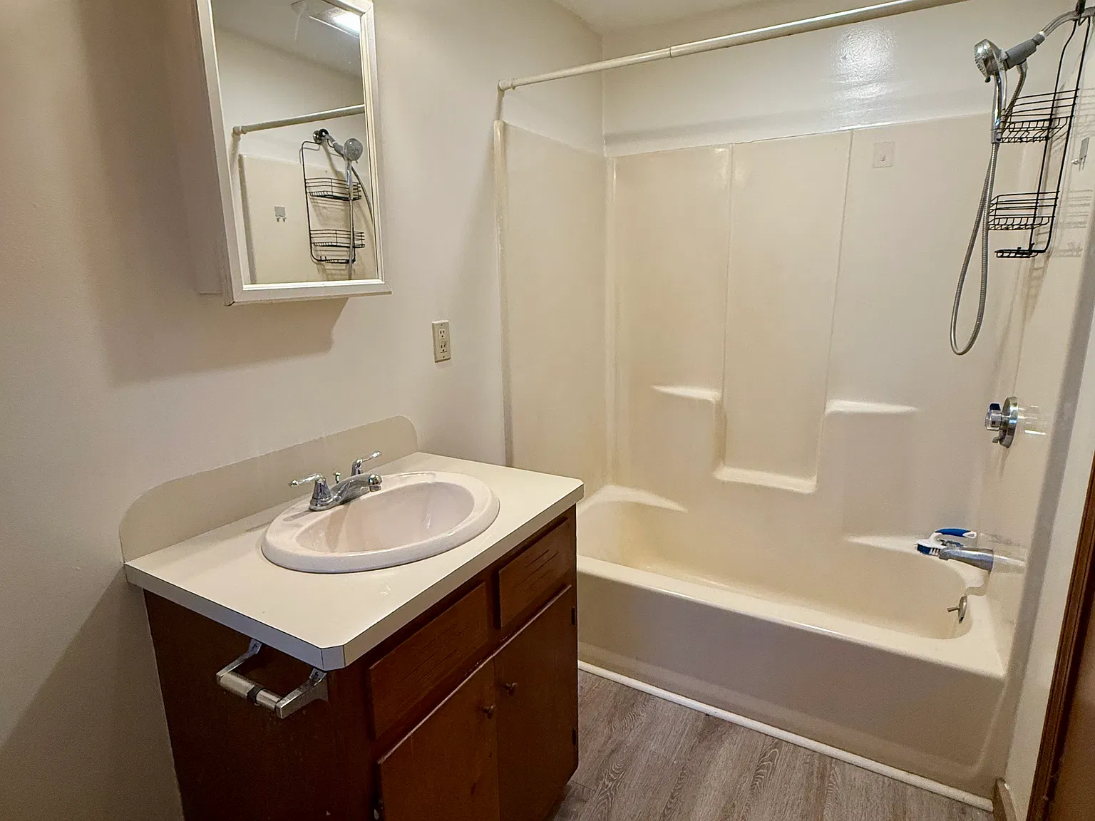 2 bed, 850 sqft, $1,950 — Photo 4