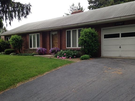 3rd image of 11707 Robinwood Dr