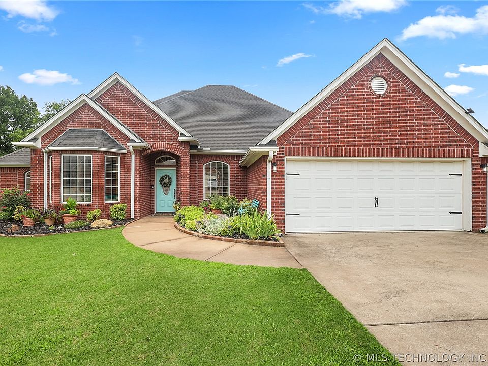 1st image of 828 Sunset Ct