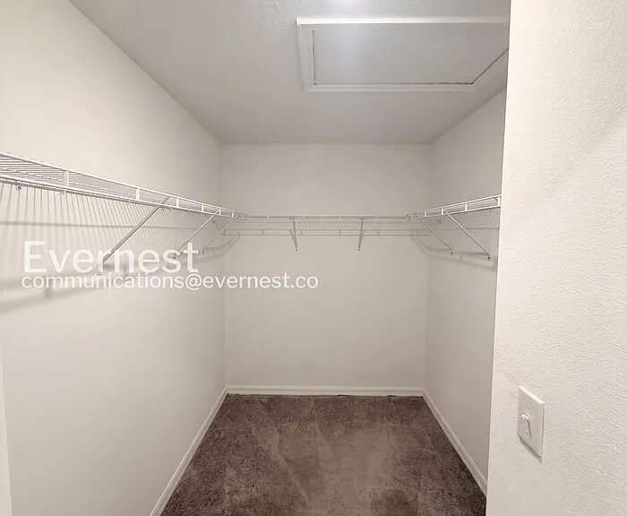 946 Royal Empress Dr — Photo 15