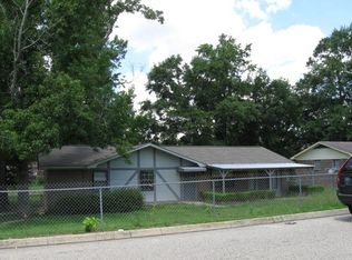 381 Chevrolet St, Dothan, AL 36303