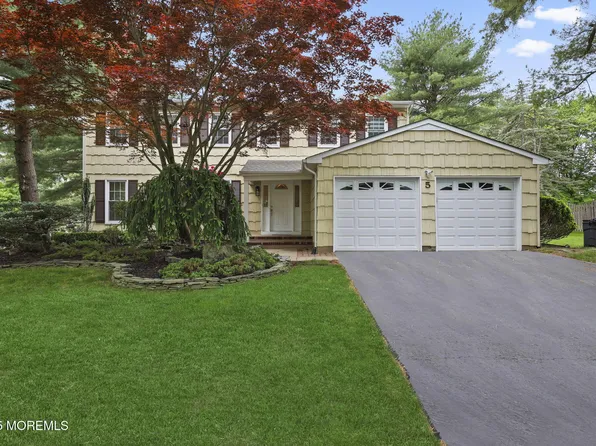 5 Pembroke Court, Marlboro, NJ 07746