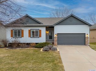9806 Florence St, La Vista, NE 68128