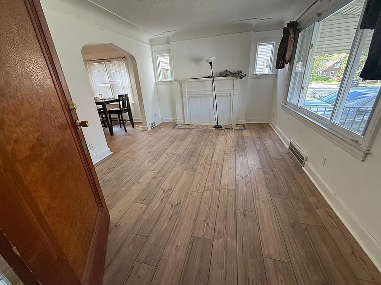 4913 Schlaff St #4915 — Photo 7