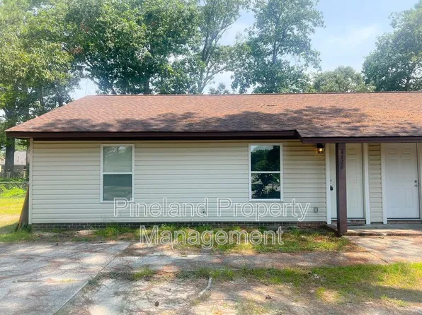 6412 Rockford Dr, Fayetteville, NC 28304