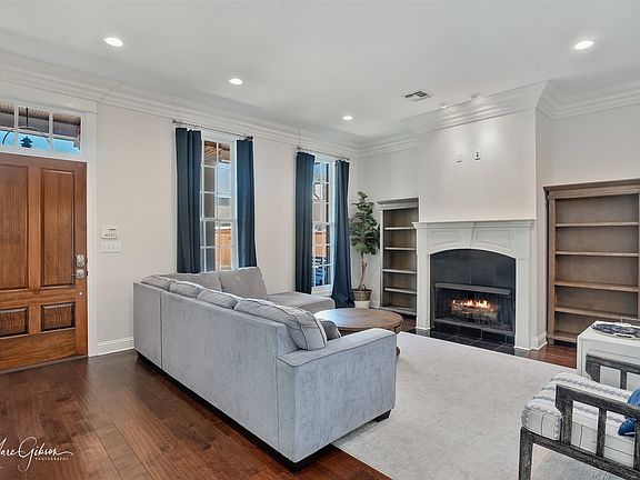 5th image of 3041 Newberry Ln