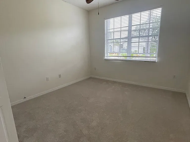 870 Greystone Ln — Photo 27