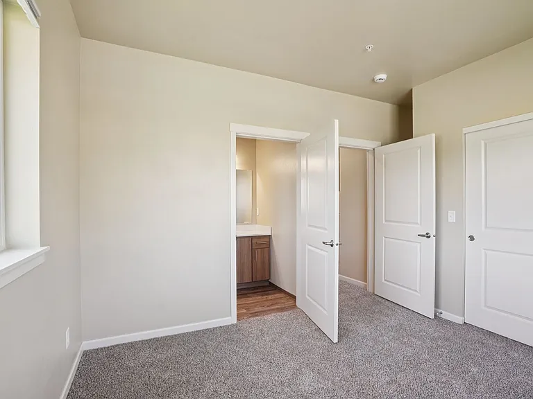 LIBERTY CREST APARTMENTS — Photo 50