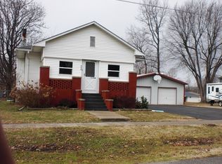 509 S Walnut St, Sesser, IL 62884