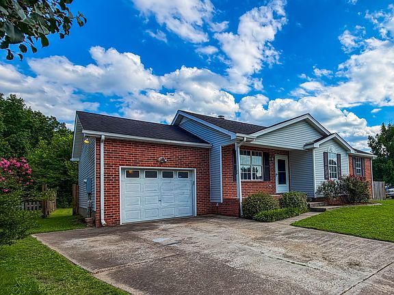 4th image of 2039 Waterford Dr