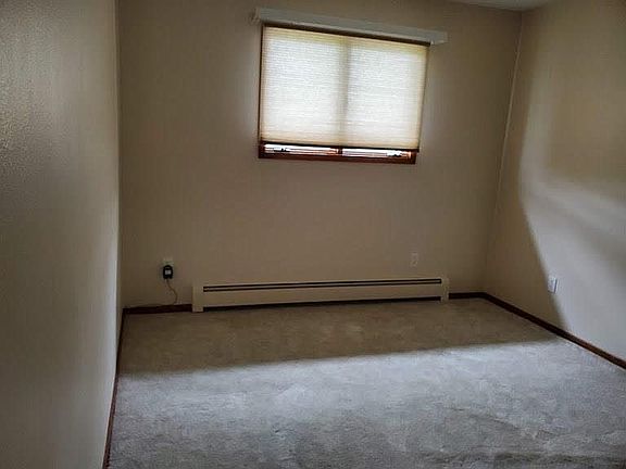 Main Floor 2nd Bedroom