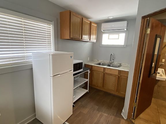 3rd image of 311 W 5th St #14243623