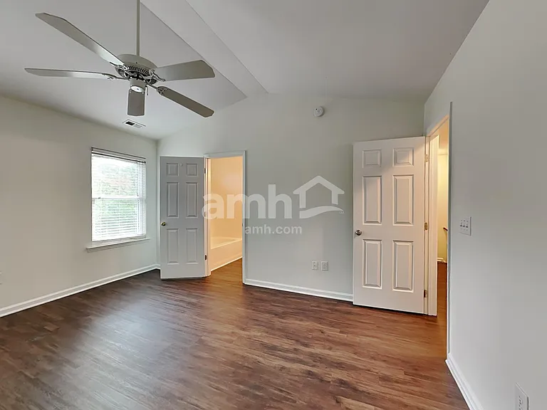4401 Cobble Creek Ln — Photo 10