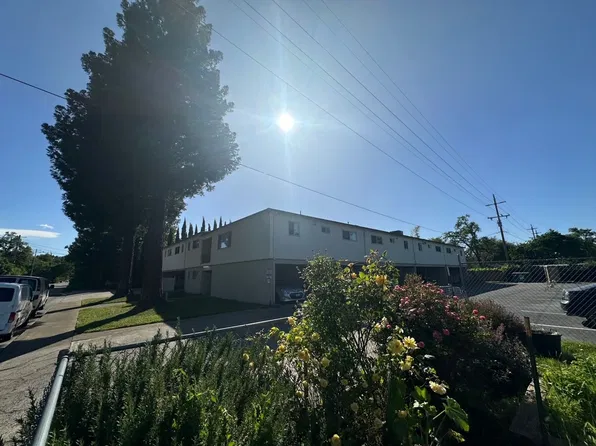 Ivy Common Apartments, 1790 School St #U, Anderson, CA 96007