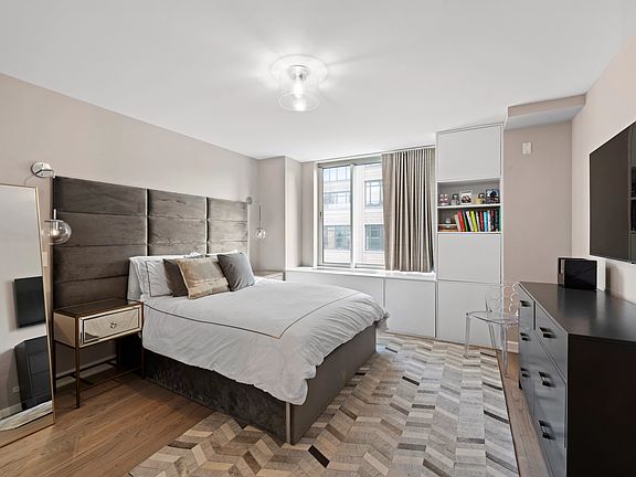 5th image of 2373 Broadway Unit 1227/1228