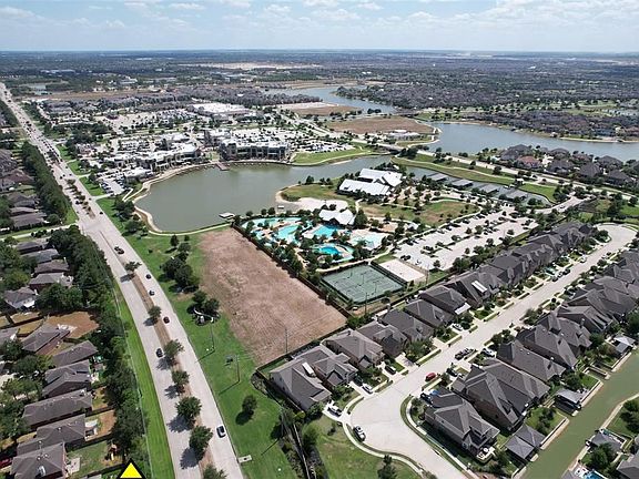 4th image of 10407 Marble Crest Dr