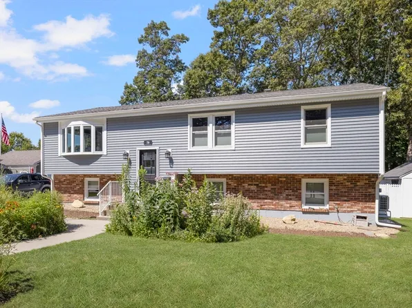 79 Reservoir St, Fall River, MA 02723