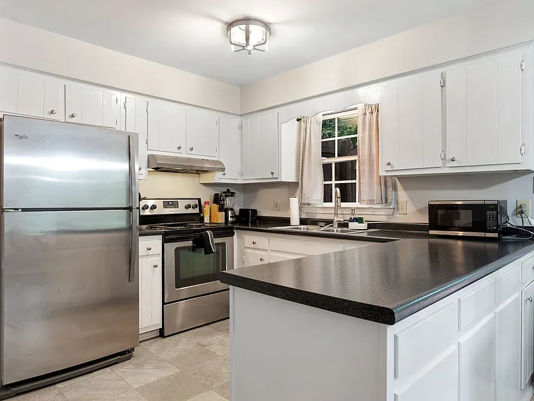 6716 Glendower Rd #B — Photo 20