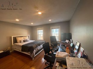 18 Parmenter St #2R, Boston, MA 02113