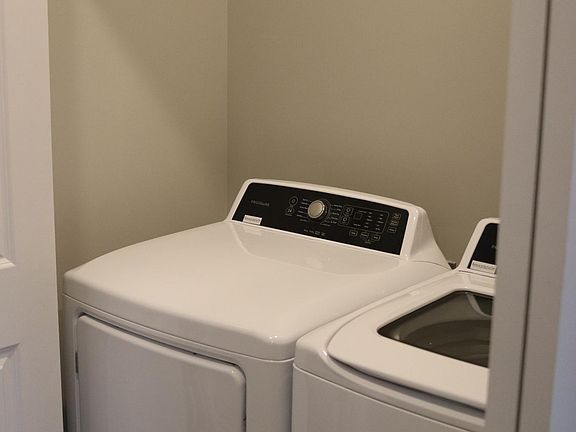 3rd image of 18743 Oakmont Dr #105