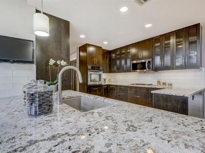 1808 Barton Pkwy, Austin, TX, 78704