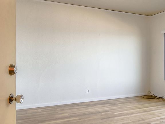 5th image of 1441 Montgomery St APT 6