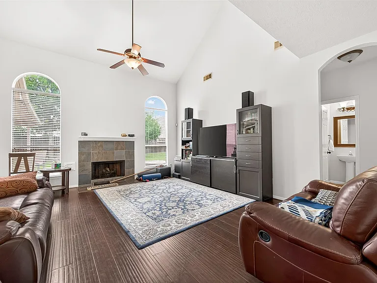 2910 Barton Meadow Ln — Photo 11