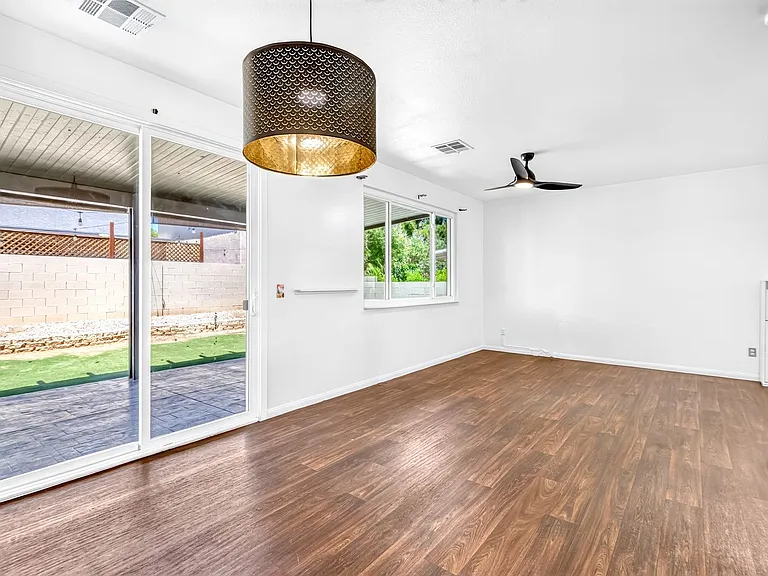 1303 Pecan Tree Ct — Photo 8