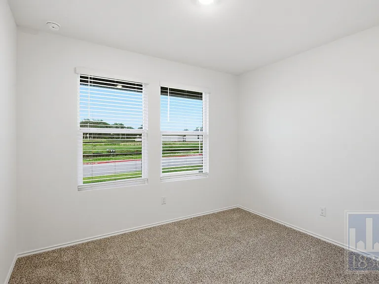 306 Constanza Trl — Photo 19