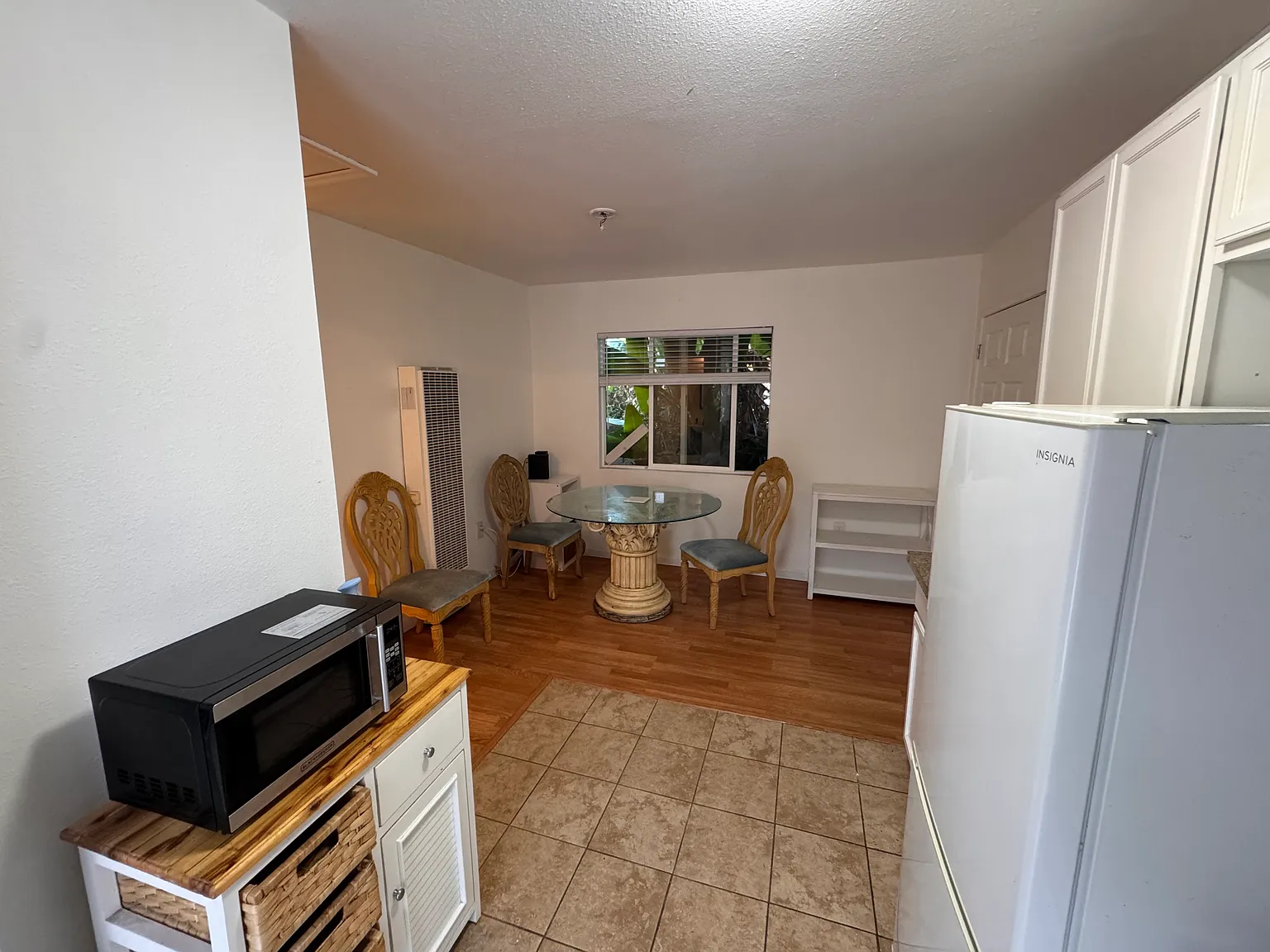 2 bed, 1050 sqft, $3,700 — Photo 2
